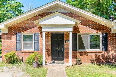 Main picture of 1016 Grenada Dr