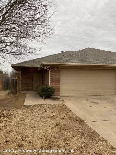 Main picture of 1500A Karen Ct