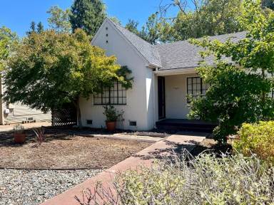 Main picture of 2632 Sutterville Rd