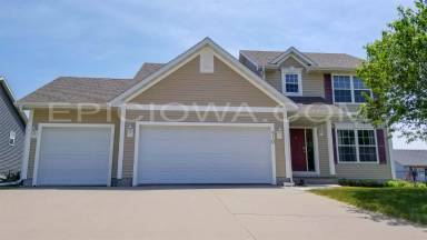 Main picture of 410 Oak Park Cir