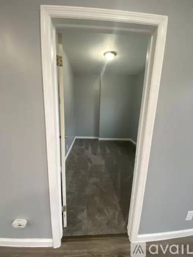 Main picture of 325 W Broad St