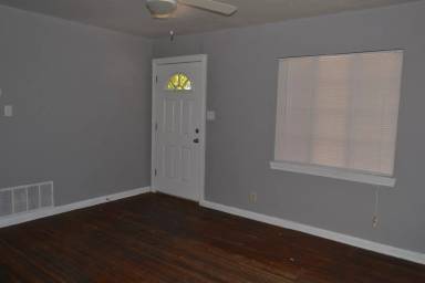 Main picture of 709 Northside Dr