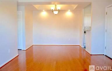 Main picture of 4041 Drake St