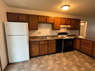 Main picture of 205 E Veterans St
