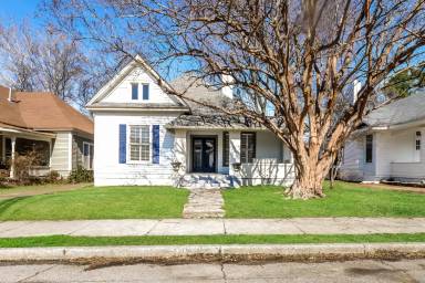 Main picture of 2184 Cowden Ave