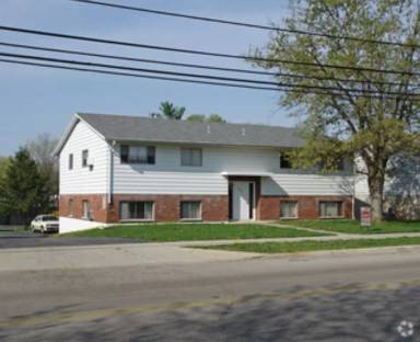 Main picture of 908 W Lake Ave