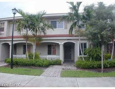 Main picture of 2832 SW 83rd Ave