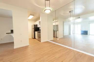 Main picture of 10960 Ashton Ave
