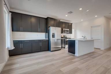 Main picture of 900 Elmwood Forest Ln