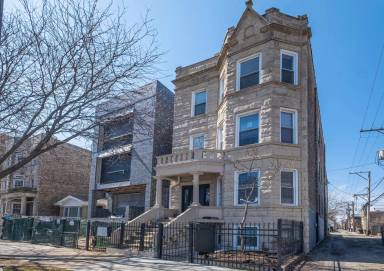 Main picture of 1940 N Kedzie Ave
