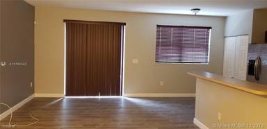 Main picture of 20763 NE 10th Ct