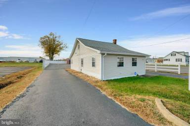 Main picture of 207 Wallace Ln
