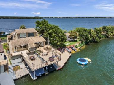 Main picture of 533 Lighthouse Dr