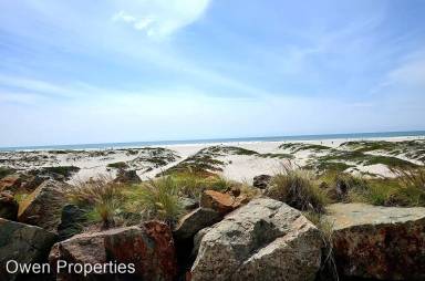 Main picture of 1035 Ocean Blvd