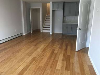 Main picture of 855 E 214th St