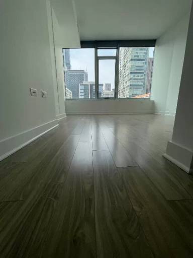 Main picture of 712 S Wells St