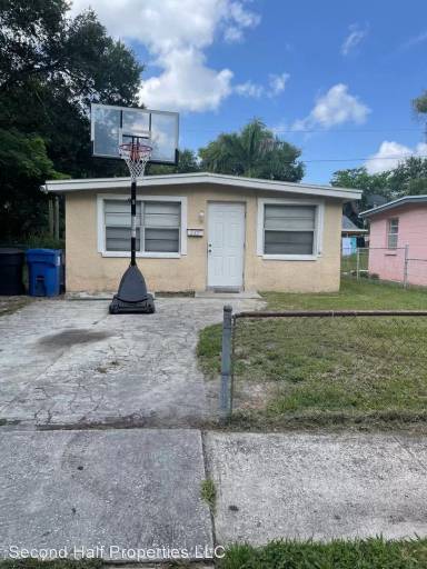 Main picture of 642 Newton Ave S