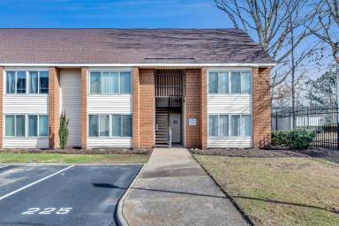 Main picture of 225 Pacific Dr
