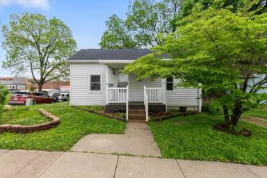 Main picture of 405 W Adams St
