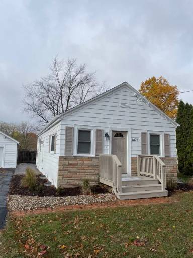 Main picture of 1878 Sequoia St