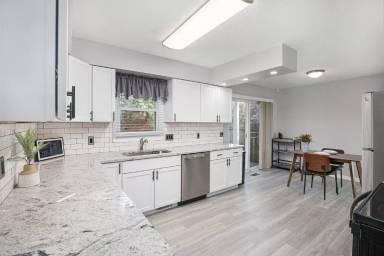 Main picture of 13346 Lake Point Blvd