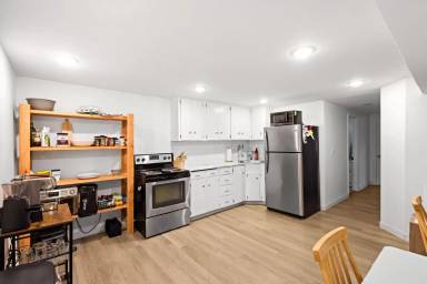 Main picture of 204 Dove Ave