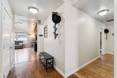 Main picture of 950 N Pine Brook Way