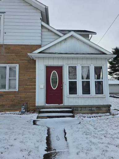 Main picture of 137 Allen Ave
