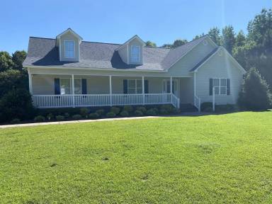 Main picture of 2675 Thompson Rd