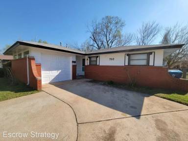 Main picture of 700 Crosby Blvd