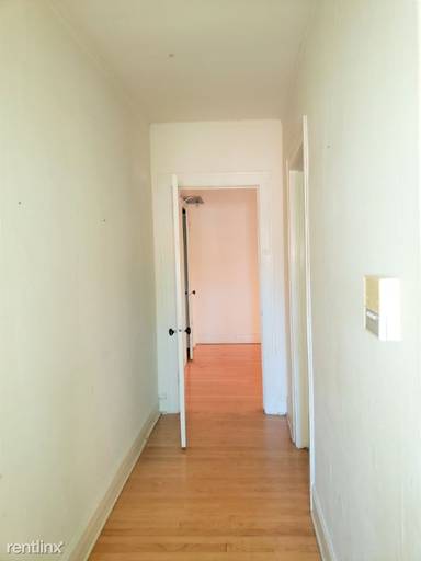 Main picture of 2035 W Wellington Ave
