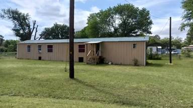 Main picture of 20970 Meadowbrook Dr