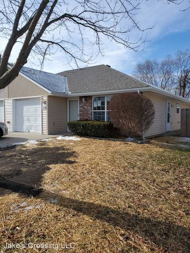 Main picture of 500 SE Oak Ridge Dr