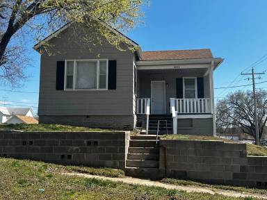 Main picture of 2831 S 19th St