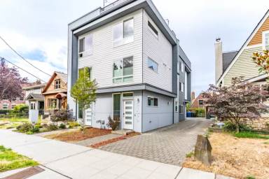 Main picture of 5109 Phinney Ave N