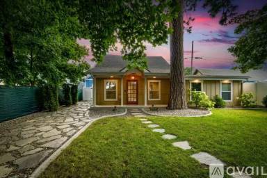 Main picture of 1016 E Lakeside Ave
