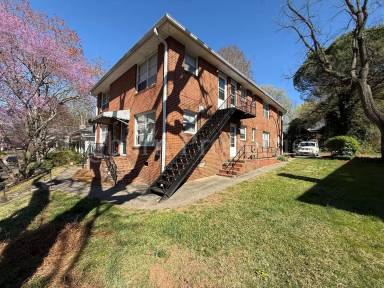 Main picture of 512 W End Blvd