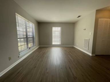 Main picture of 110B Westcott Dr