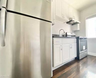 Main picture of 5555 Carlton Way