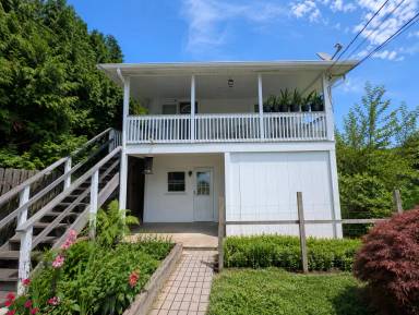 Main picture of 1307 6th Ave