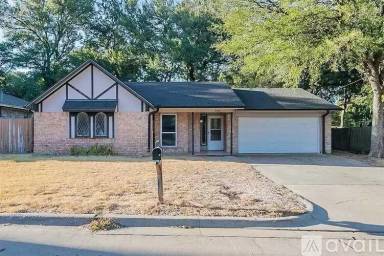 Main picture of 2109 Holt Rd