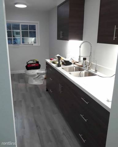 Main picture of 3600 W 139th St