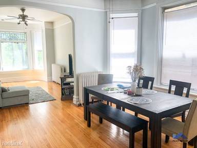 Main picture of 2246 N Racine Ave