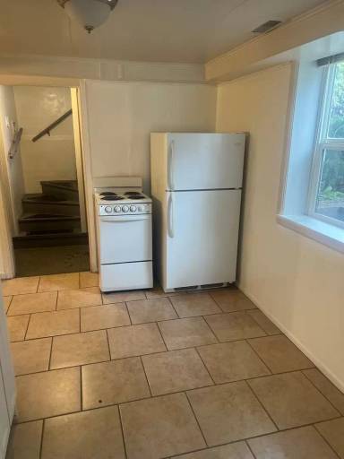 Main picture of 760 S Lee Ave