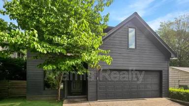 Main picture of 1086 Pine Grove Ave NE