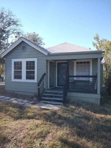 Main picture of 2102 Yellow Jacket Ln