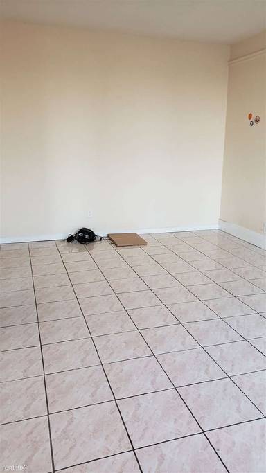 Main picture of 1201 E 68th St