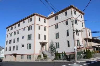 Main picture of 80 Middle Street - 310