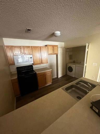 Main picture of 906 Howard St