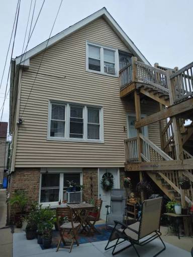 Main picture of 3048 N Drake Ave